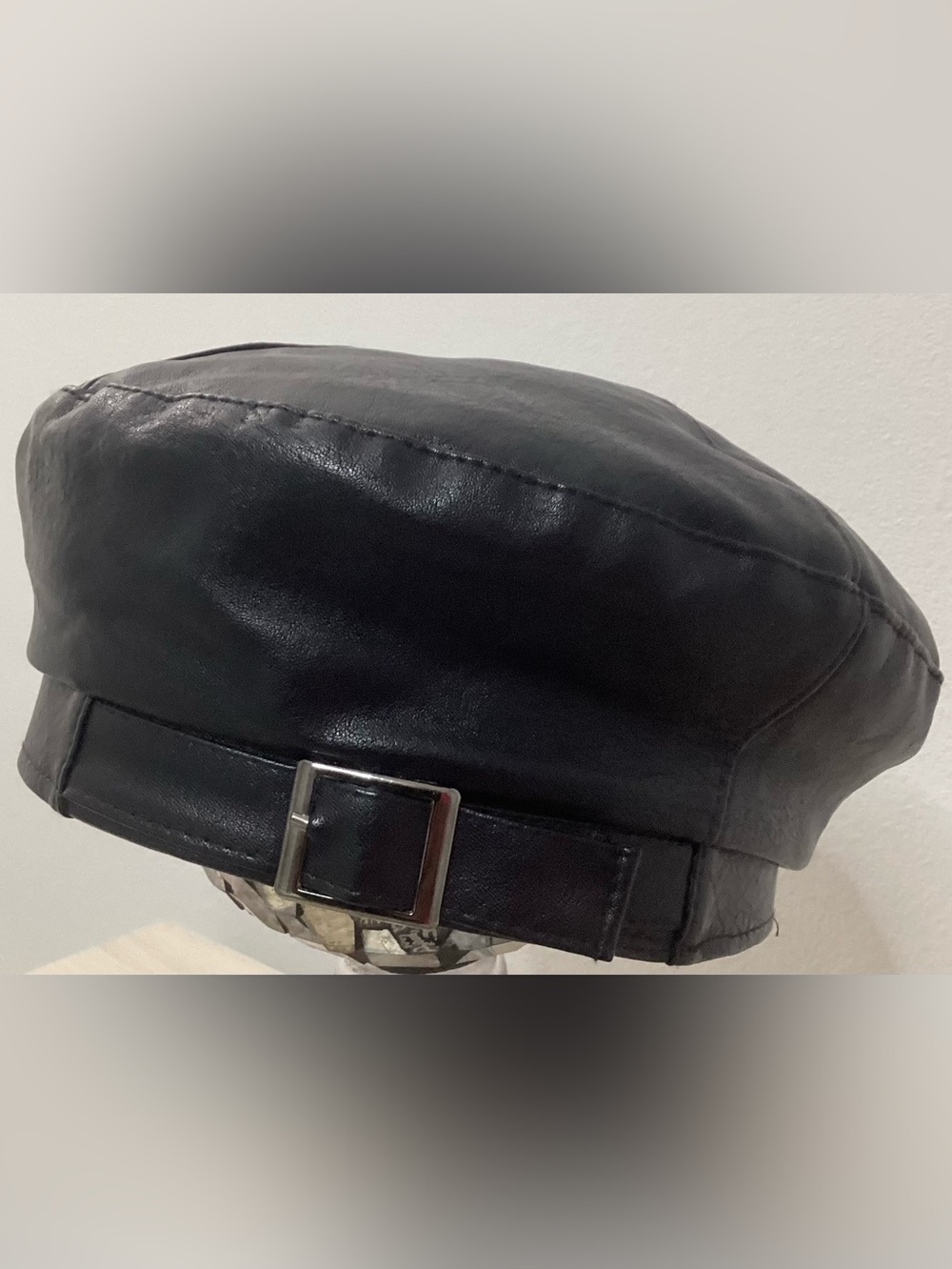 Women’s Black faux leather beret hat.